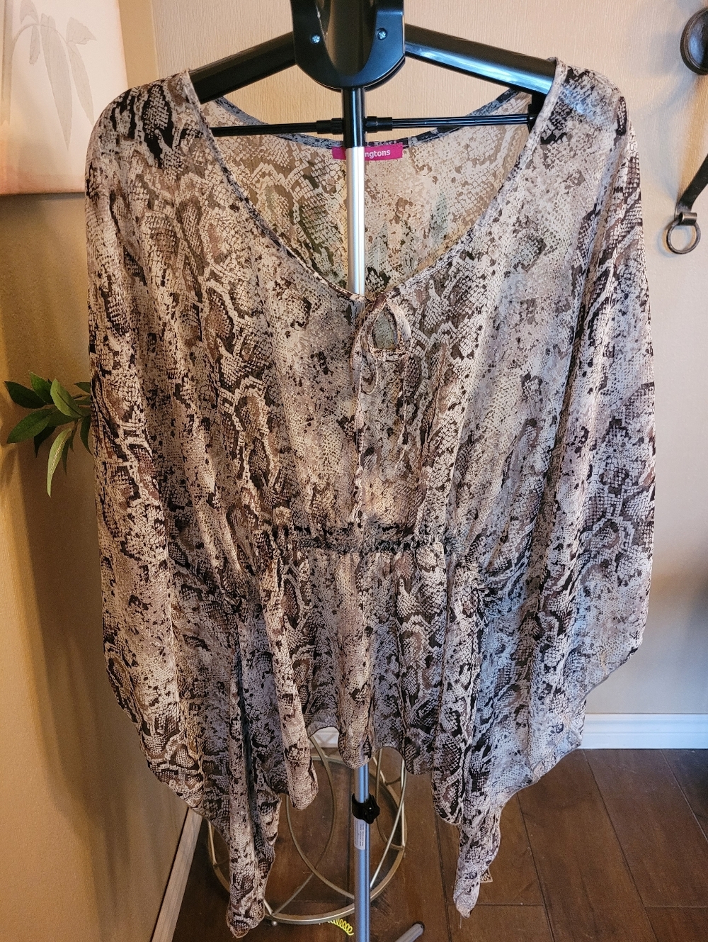 Pennington Plus Neutral Snake-Print Peasant Top